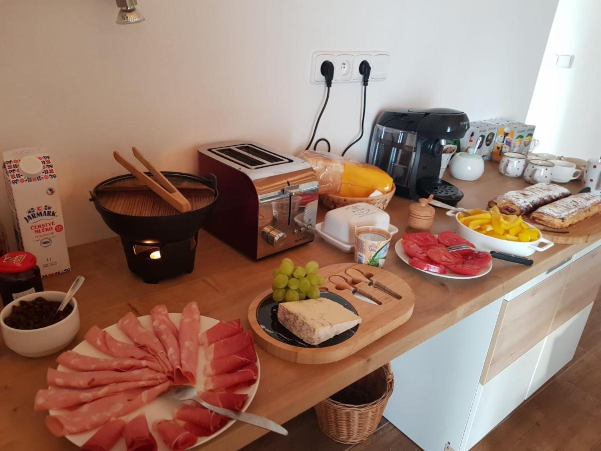 Penzion Tvrz Dub U Tabora Ratiborske Hory Buitenkant foto