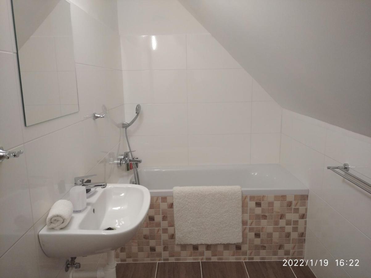 Penzion Tvrz Dub U Tabora Ratiborske Hory Buitenkant foto